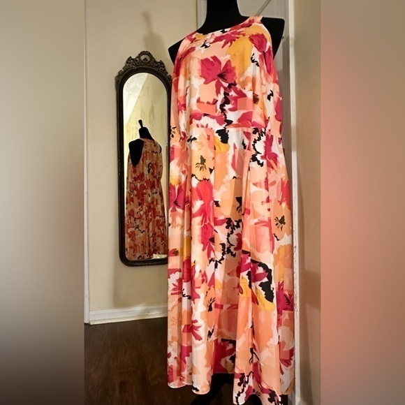 The Limited Dress - Picture 1 of 7